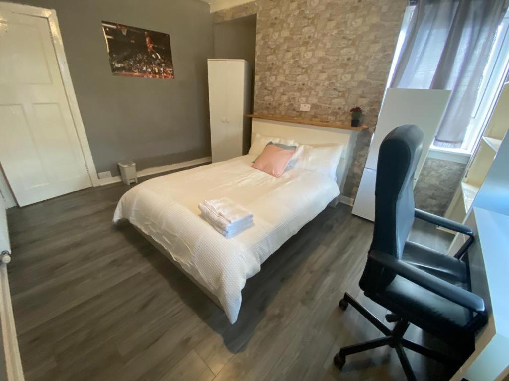 Lovely Private Room In Sandilands Dr Ab24 Aberdeen Bagian luar foto