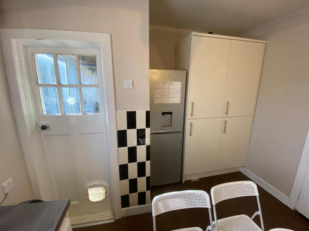 Lovely Private Room In Sandilands Dr Ab24 Aberdeen Bagian luar foto